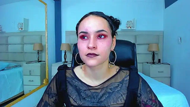 AnnyThompson  online show from 09.17.25