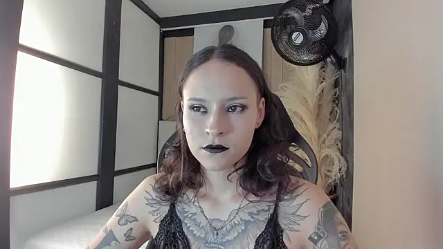 AnnyThompson  online show from 03.18.26