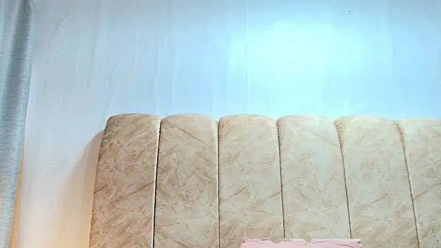 Zoe Curvy online show from 11.30.25