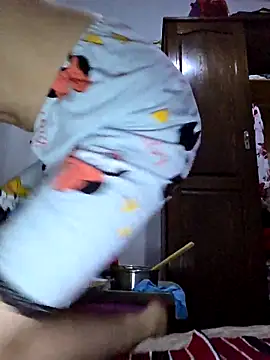 Snapshot of altinya chatting on 10.16.25 altinya online show from 10.16.25