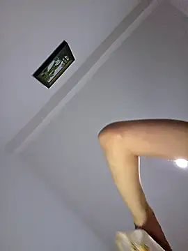 Snapshot of altinya chatting on 10.19.25 altinya online show from 10.19.25