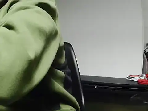L0cKyseven77 online show from 02.14.25