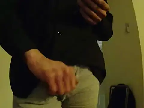 L0cKyseven77 online show from 02.18.25