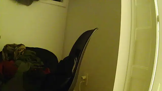 Snapshot of L0cKyseven77 chatting on 10.16.25 L0cKyseven77 online show from 10.16.25