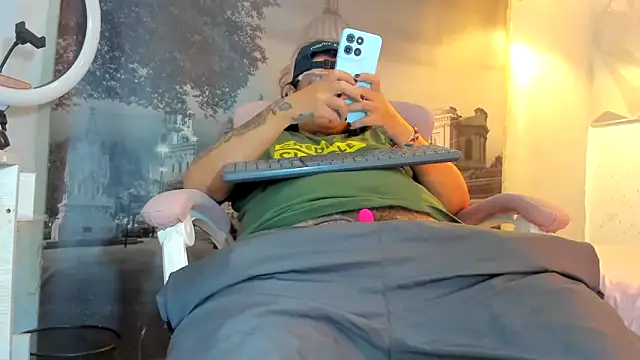 Snapshot of snowflake_xxx chatting on 10.05.25 snowflake xxx online show from 10.05.25