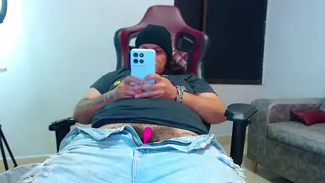 Snapshot of snowflake_xxx chatting on 10.12.25 snowflake xxx online show from 10.12.25