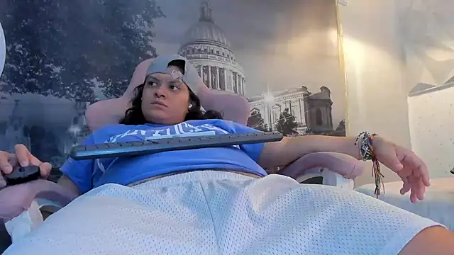 Snapshot of snowflake_xxx chatting on 10.26.25 snowflake xxx online show from 10.26.25