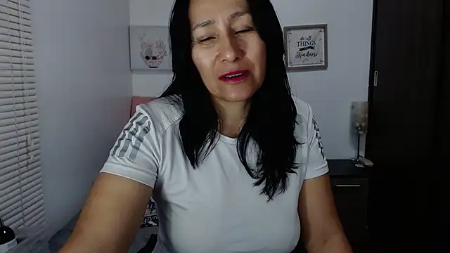 Maira B online show from 02.10.26