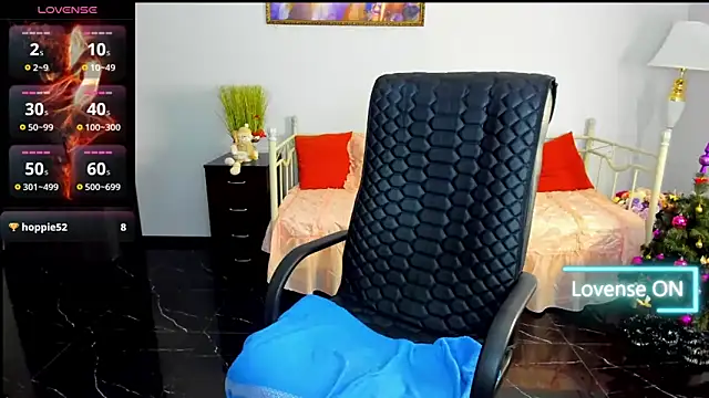 Snapshot of Julia_Dean chatting on 12.18.24 Julia Dean online show from 12.18.24