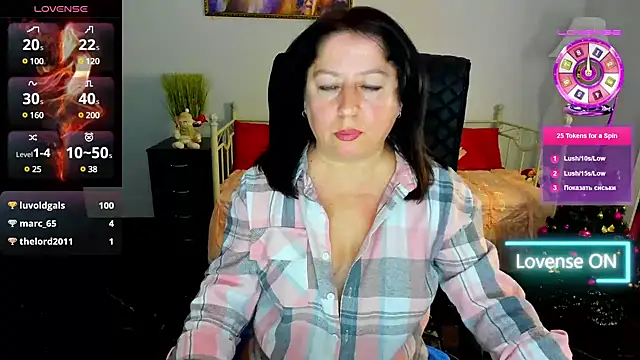 Snapshot of Julia_Dean chatting on 12.26.24 Julia Dean online show from 12.26.24