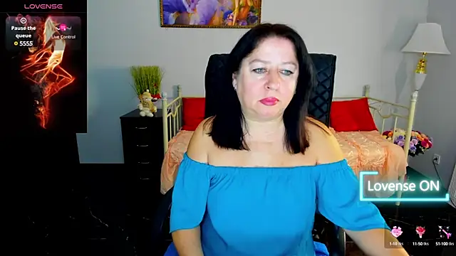 Snapshot of Julia_Dean chatting on 01.06.25 Julia Dean online show from 01.06.25