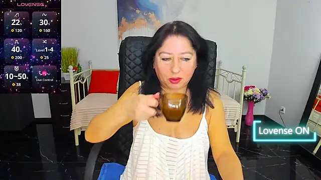 Snapshot of Julia_Dean chatting on 02.19.26 Julia Dean online show from 02.19.26