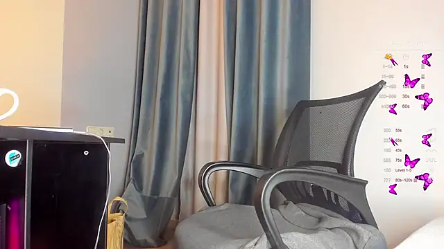 HunnyWifey online show from 01.14.25