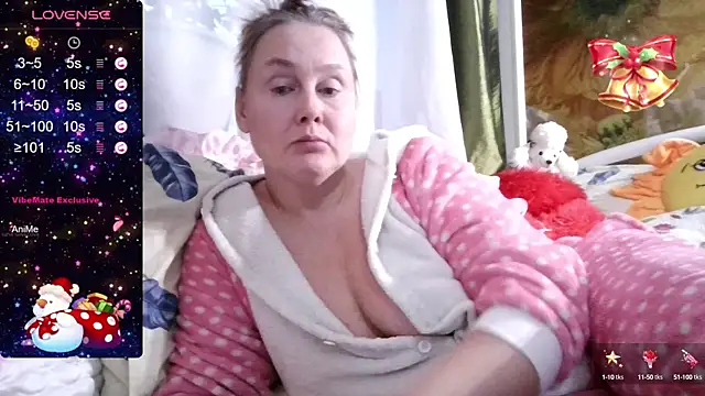 Snapshot of pussykroshka chatting on 12.17.24 pussykroshka online show from 12.17.24