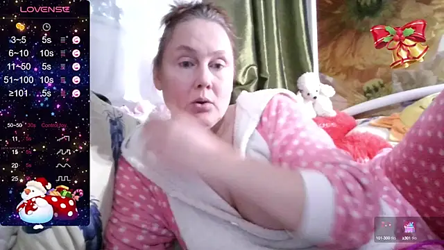 Snapshot of pussykroshka chatting on 12.23.24 pussykroshka online show from 12.23.24
