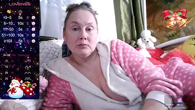 Snapshot of pussykroshka chatting on 12.27.24 pussykroshka online show from 12.27.24