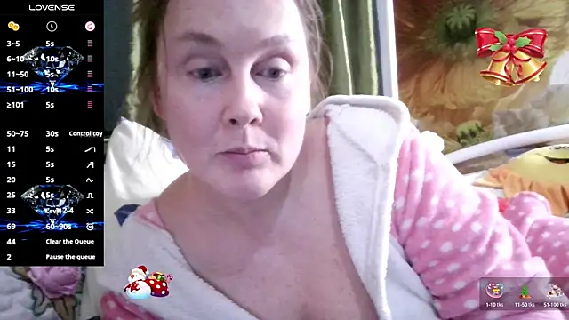 Snapshot of pussykroshka chatting on 12.30.24 pussykroshka online show from 12.30.24