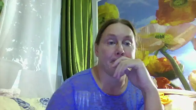 Snapshot of pussykroshka chatting on 09.09.25 pussykroshka online show from 09.09.25
