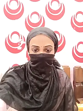 Snapshot of Yours-Bebo chatting on 01.06.25 Yours-Bebo online show from 01.06.25