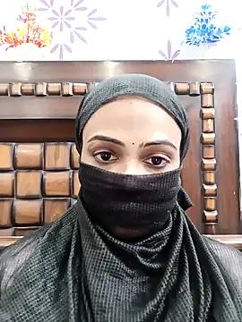 Snapshot of Yours-Bebo chatting on 01.07.25 Yours-Bebo online show from 01.07.25