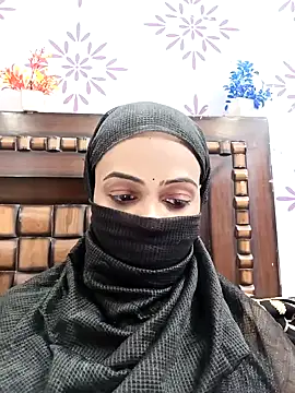 Snapshot of Yours-Bebo chatting on 01.10.25 Yours-Bebo online show from 01.10.25