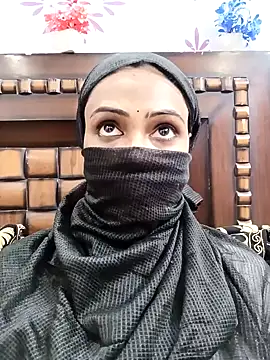 Snapshot of Yours-Bebo chatting on 01.16.25 Yours-Bebo online show from 01.16.25