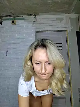 Miss    Mia  online show from 01.07.25