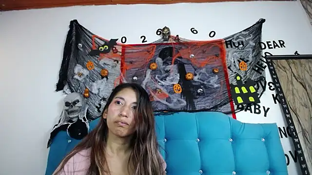 Snapshot of sweet_skylove_ chatting on 10.05.25 sweet skylove  online show from 10.05.25