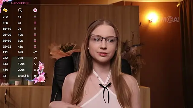 Snapshot of steffania- chatting on 02.05.25 steffania- online show from 02.05.25