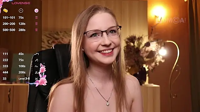 Snapshot of steffania- chatting on 02.17.25 steffania- online show from 02.17.25