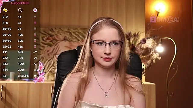 Snapshot of steffania- chatting on 02.23.25 steffania- online show from 02.23.25