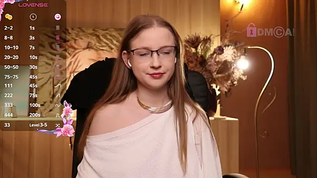 Snapshot of steffania- chatting on 03.05.25 steffania- online show from 03.05.25