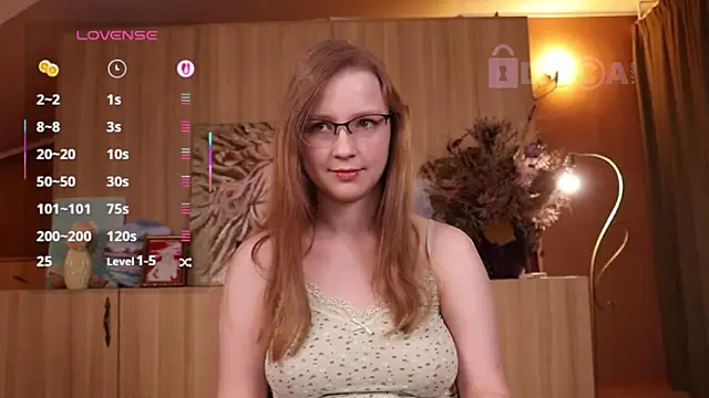 Snapshot of steffania- chatting on 09.22.25 steffania- online show from 09.22.25