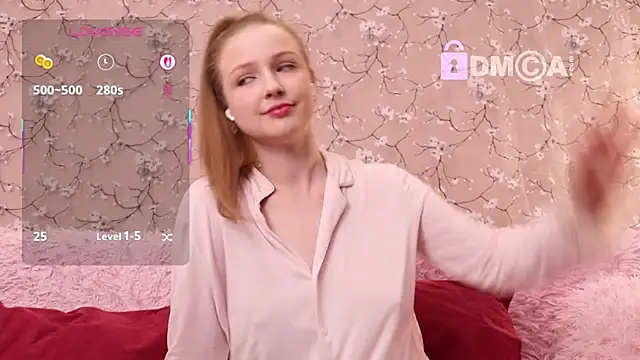 Snapshot of steffania- chatting on 10.06.25 steffania- online show from 10.06.25