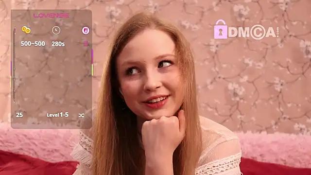 Snapshot of steffania- chatting on 10.10.25 steffania- online show from 10.10.25