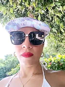  joanne and oliver  online show from 11.12.25