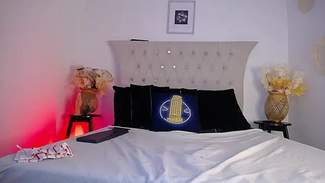 Snapshot of AnnadirtyXo chatting on 12.21.24 AnnadirtyXo online show from 12.21.24