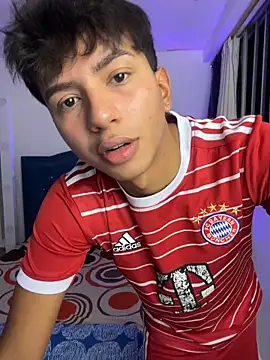 Leonarrrd 01 online show from 10.16.25