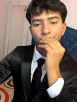 Leonarrrd 01 online show from 10.30.25