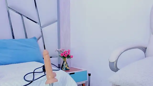  aurora18  online show from 01.12.25