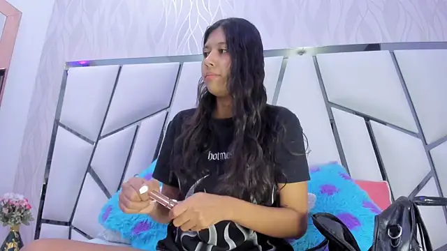  aurora18  online show from 01.13.25