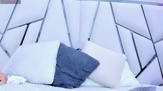  aurora18  online show from 01.16.25