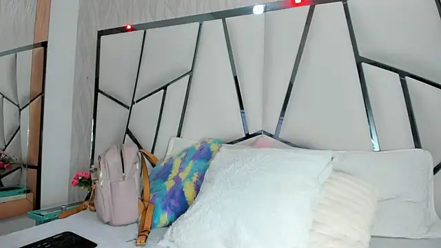  aurora18  online show from 01.15.26