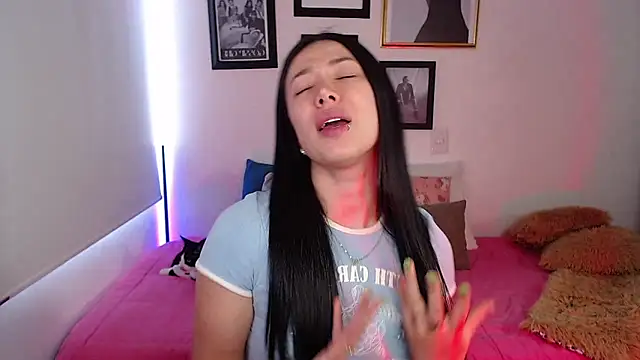 Snapshot of lilyy_evanss chatting on 01.08.25 lilyy evanss online show from 01.08.25