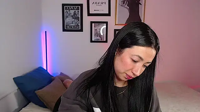 Snapshot of lilyy_evanss chatting on 01.31.25 lilyy evanss online show from 01.31.25