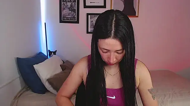 Snapshot of lilyy_evanss chatting on 02.11.25 lilyy evanss online show from 02.11.25