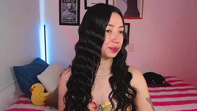 Snapshot of lilyy_evanss chatting on 02.17.25 lilyy evanss online show from 02.17.25