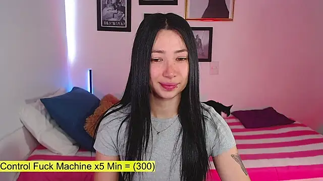 Snapshot of lilyy_evanss chatting on 03.11.25 lilyy evanss online show from 03.11.25