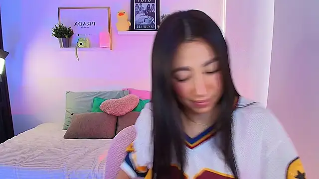 Snapshot of lilyy_evanss chatting on 09.24.25 lilyy evanss online show from 09.24.25