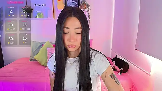 Snapshot of lilyy_evanss chatting on 09.29.25 lilyy evanss online show from 09.29.25